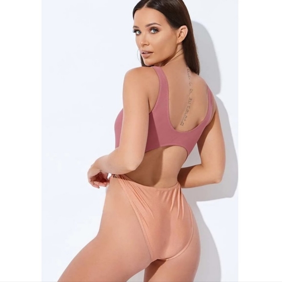 IN THE STYLE Color Block Monokini One Piece High Cut O-Ring Cut Out Swimsuit - Picture 4 of 9